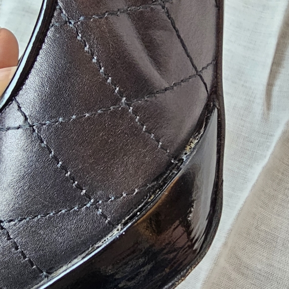 Authentic Vintage Chanel Patent Leather Quilted Pumps Heels Size 39.5 - Picture 13 of 16